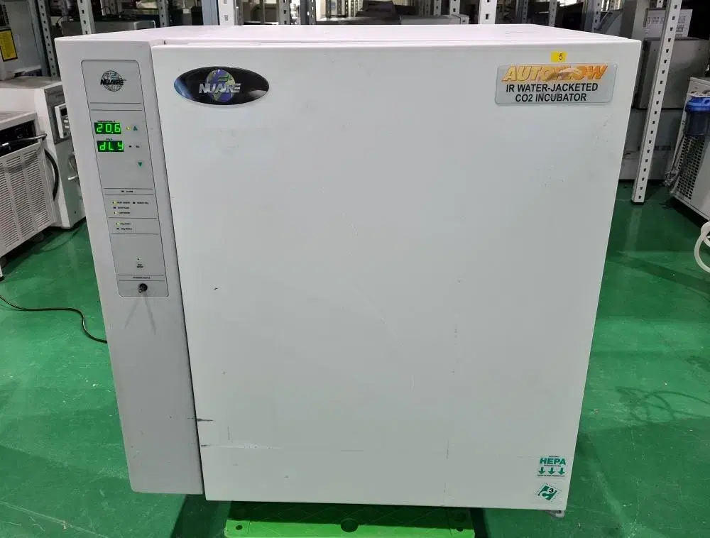 NUAIRE  NU-4750E CO2인큐베이터.