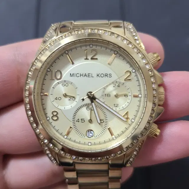 마이클코어스 MICHAEL KORS MK5166모델 시계 판매합니다