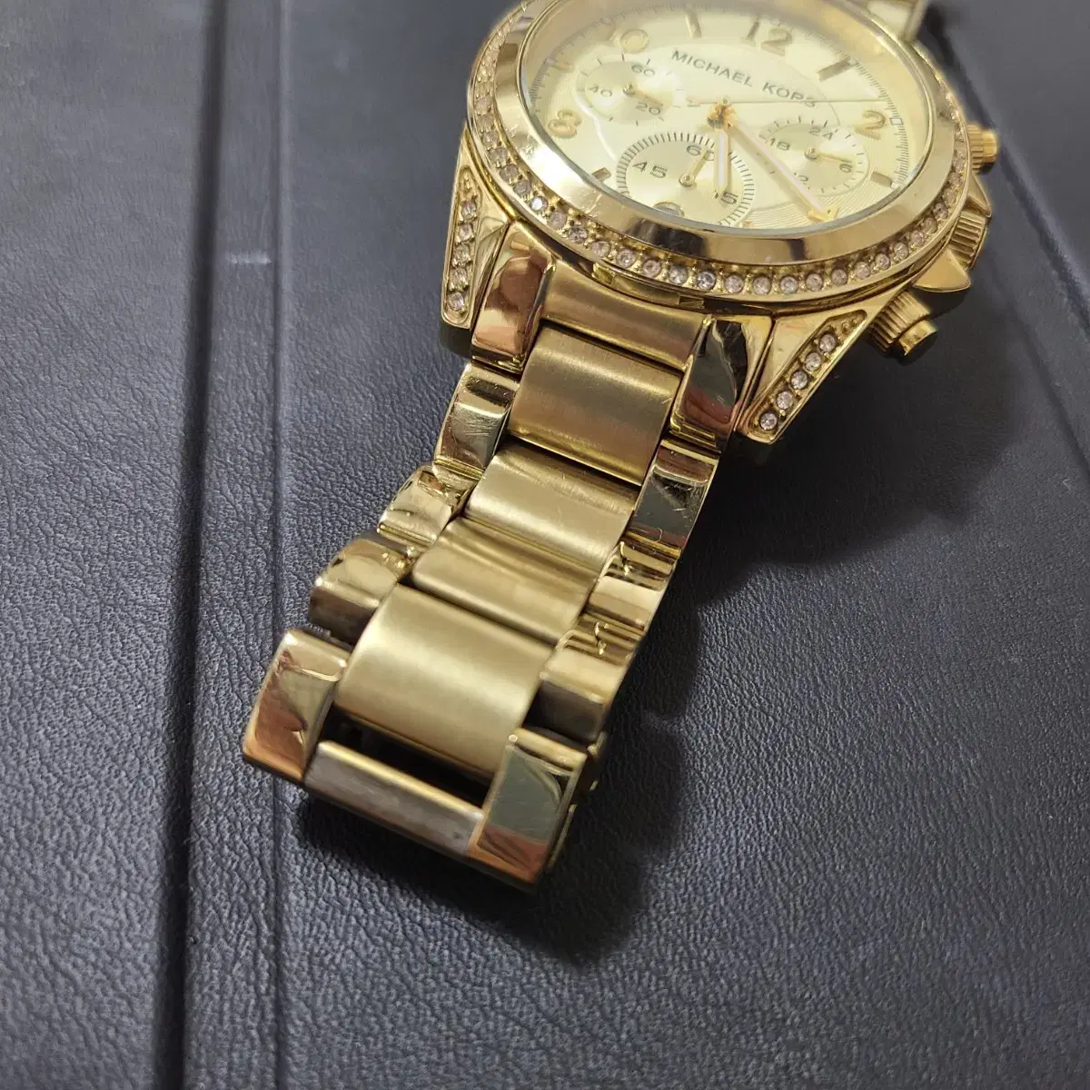 마이클코어스 MICHAEL KORS MK5166모델 시계 판매합니다