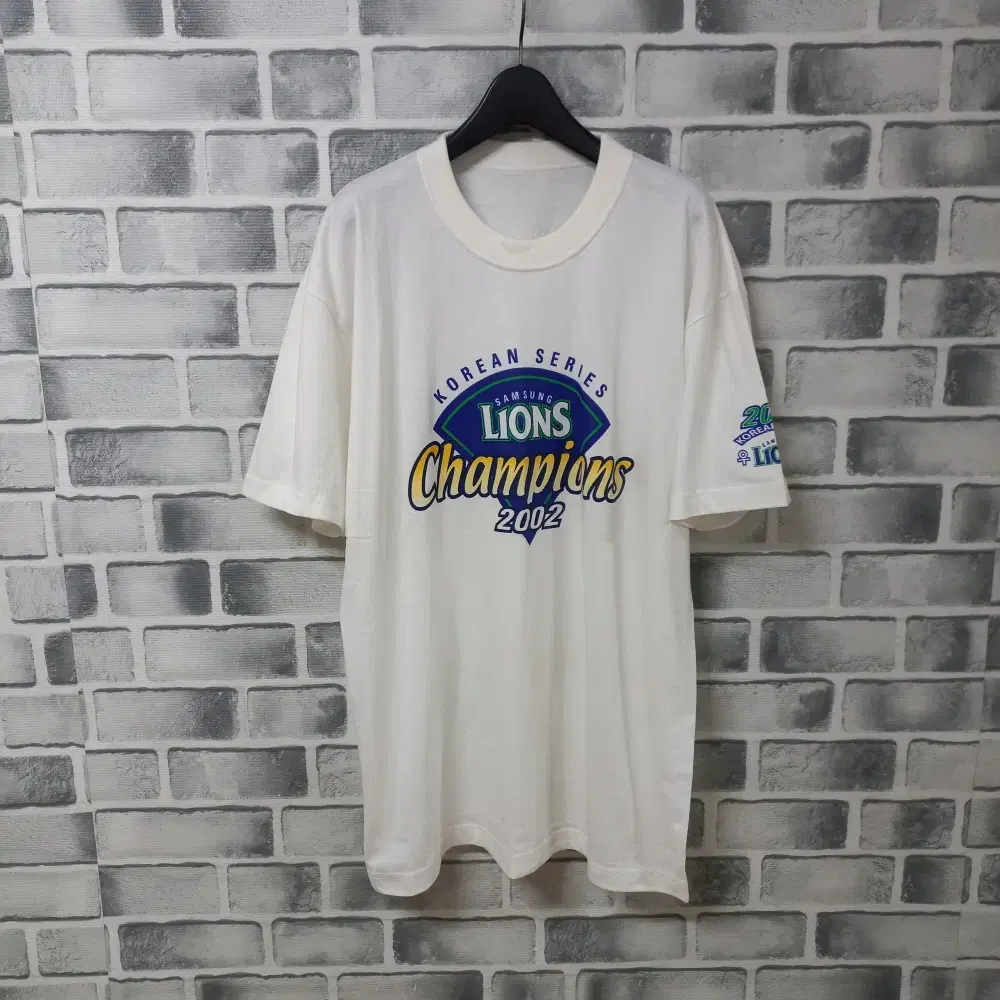 8-18/Samsung Lions Ivory Print T-Shirt Men