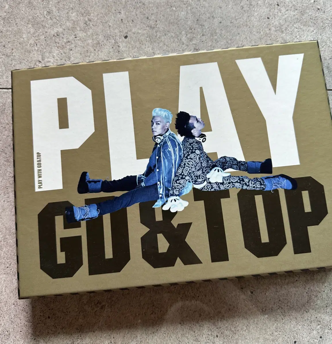 Play Giddy & Top