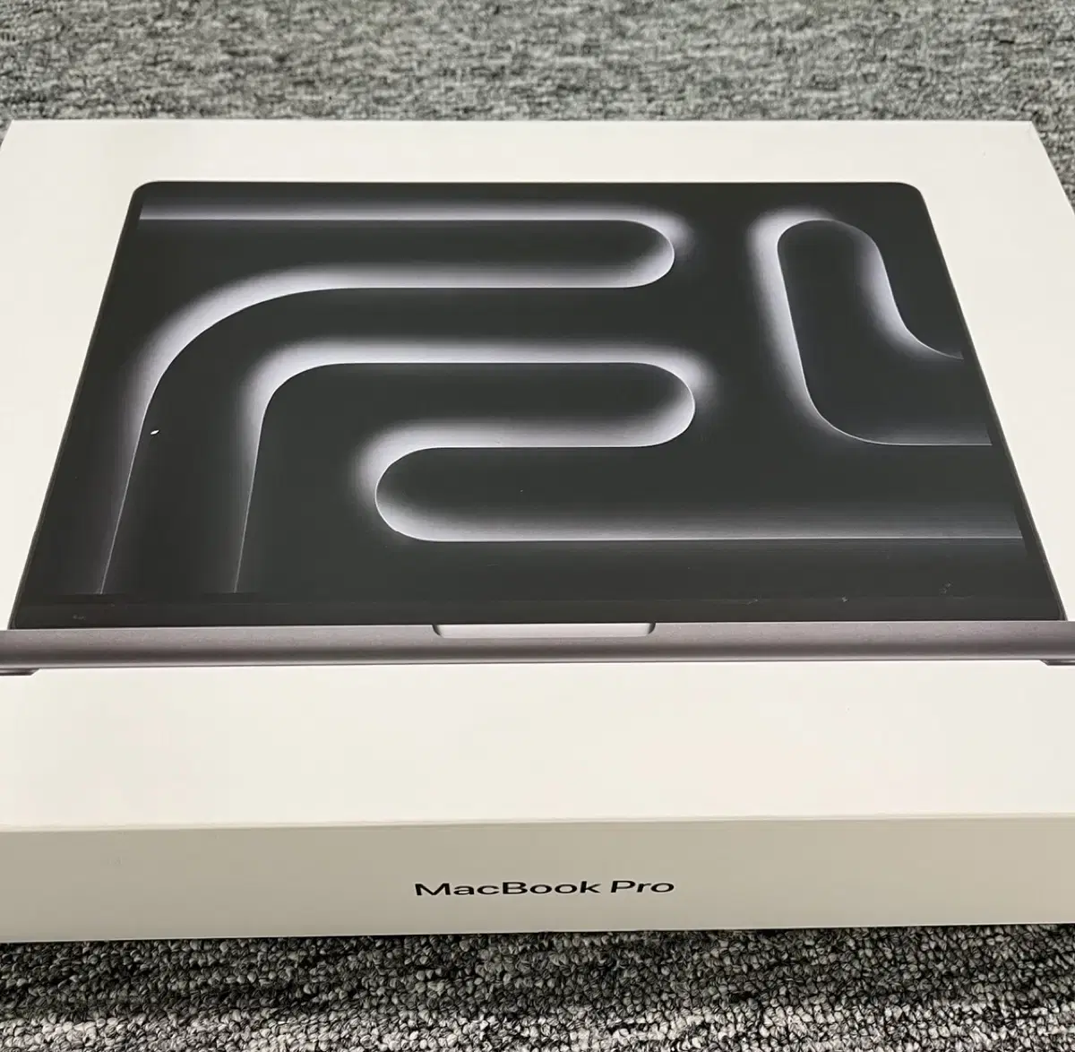 Sealed) MacBook Pro 16 m3 pro 12c 1tb 18g space black