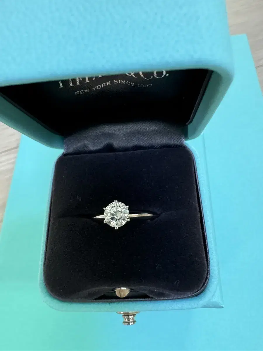 Genuine tiffany Dia Wedding Ring