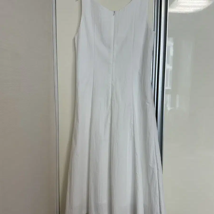 엔오디 Plain sleeveless dress - white