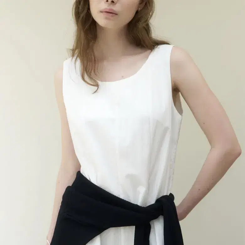 엔오디 Plain sleeveless dress - white