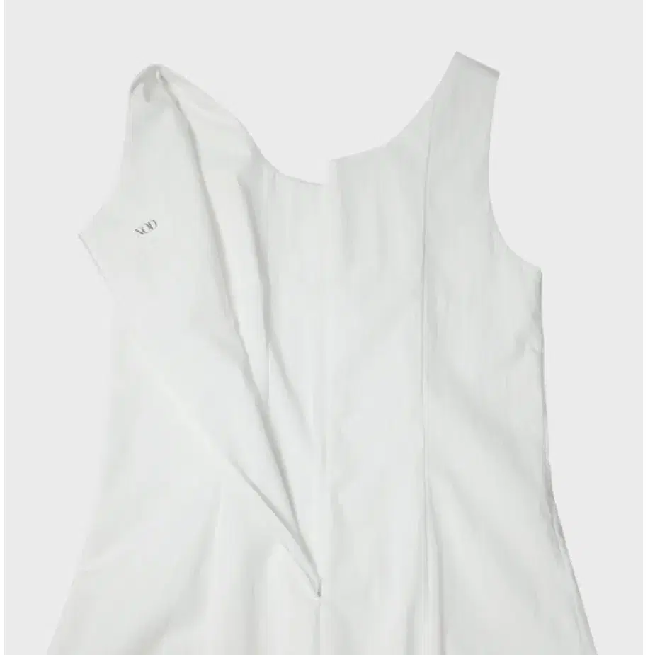 엔오디 Plain sleeveless dress - white