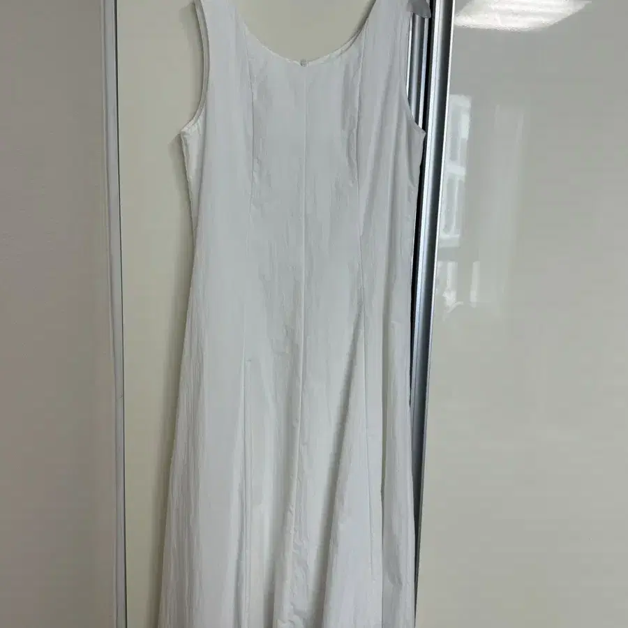 엔오디 Plain sleeveless dress - white