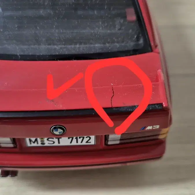 (1:18) 오토아트 BMW E30 M3 다이캐스트 모형(하자품)