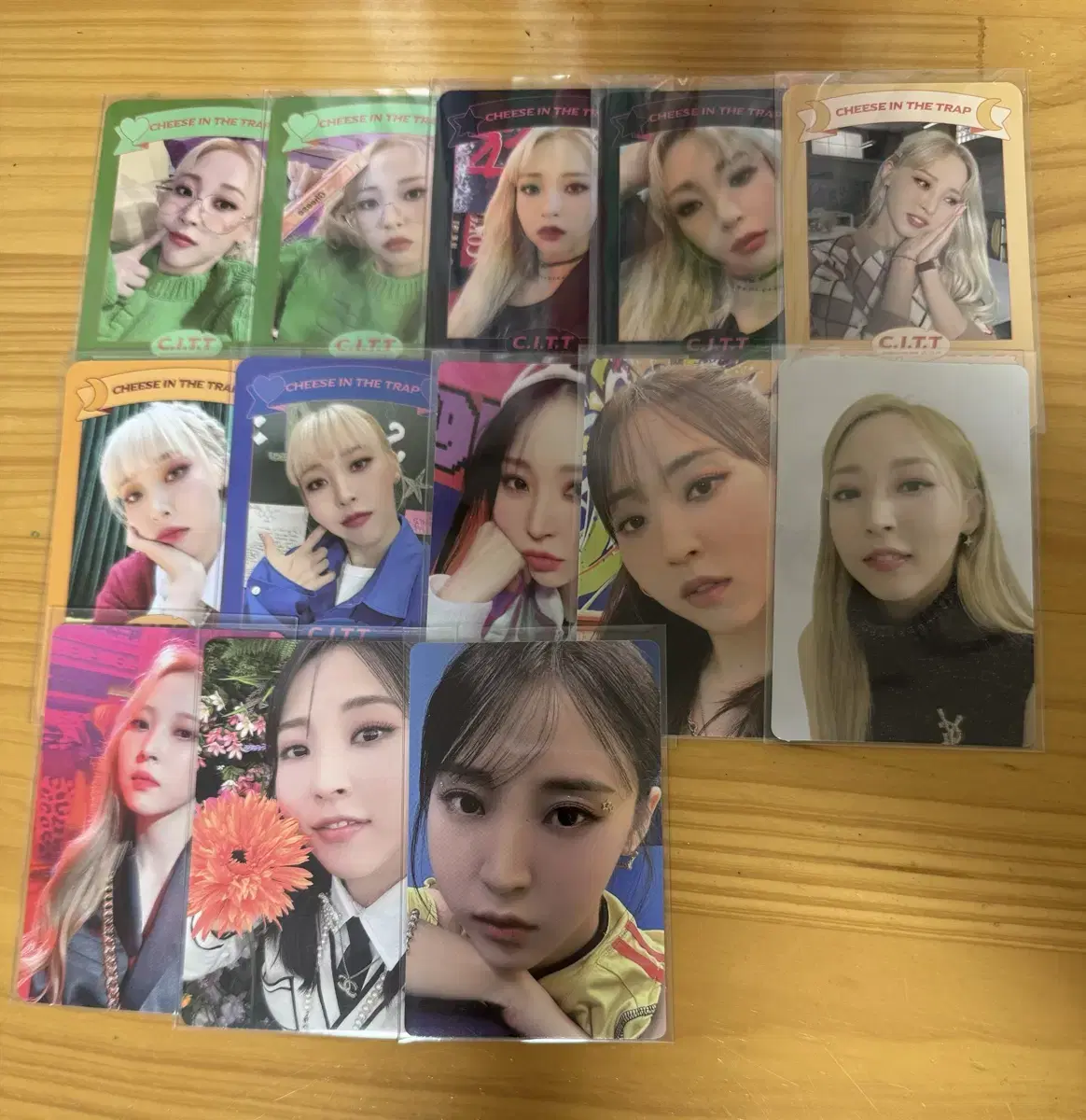 Moonbyul photocard in bulk