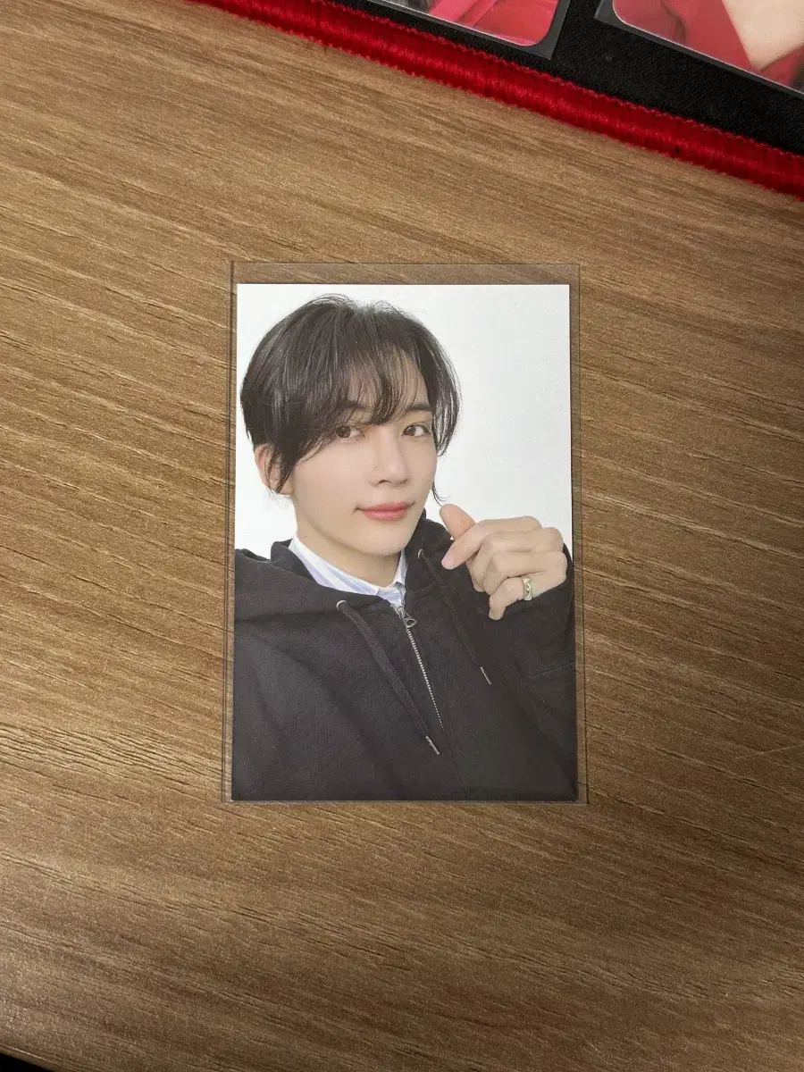 Price drop) seventeen jeonghan 8th Anniversary Earrings Photocard