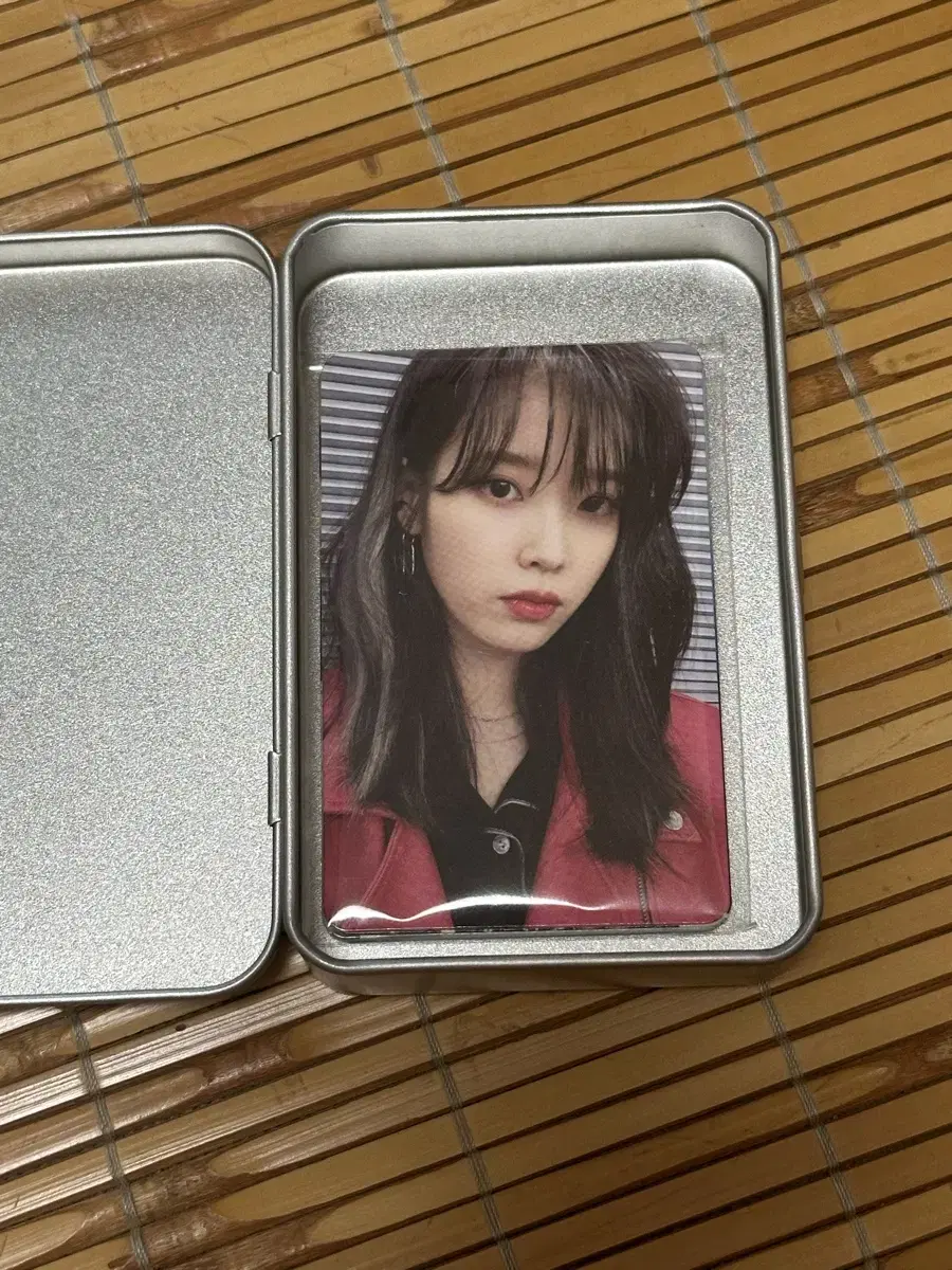 IU Badger Photocard Set