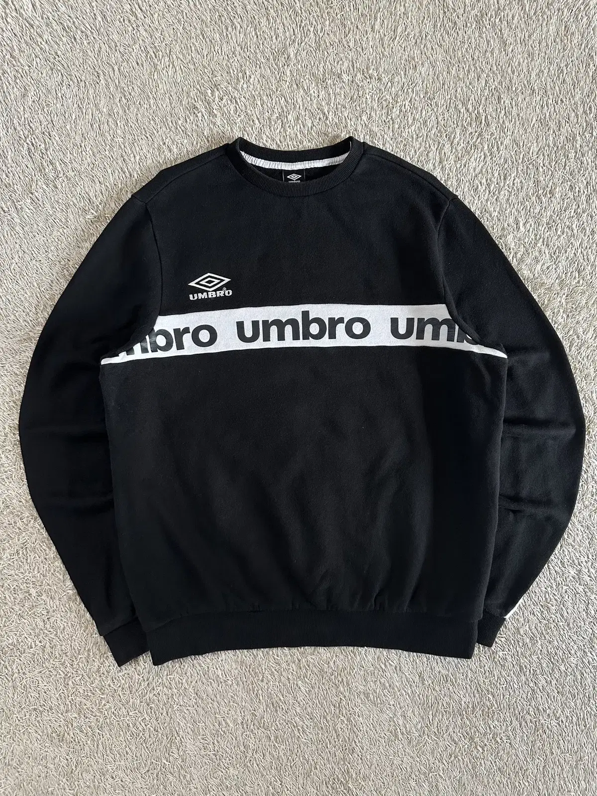 [S] 엄브로 UMBRO 로고 맨투맨 블랙