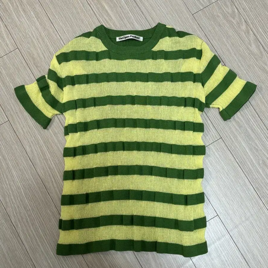 더오픈프로덕트 Stripe Half Sleeve Knit Top