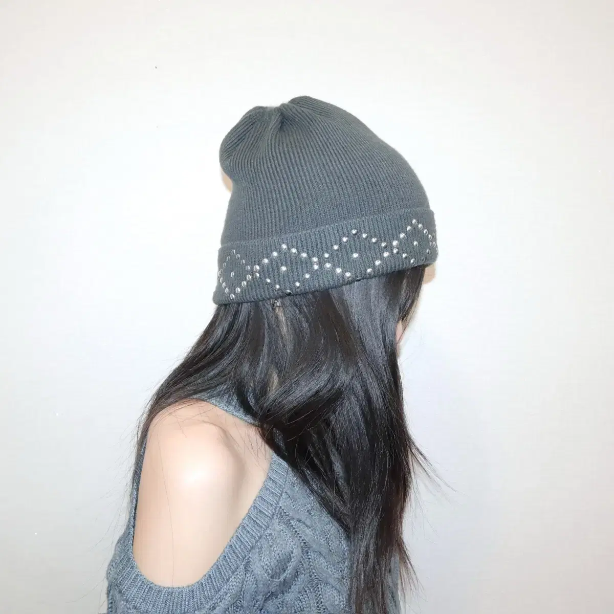 Vintage fairy stud beanie