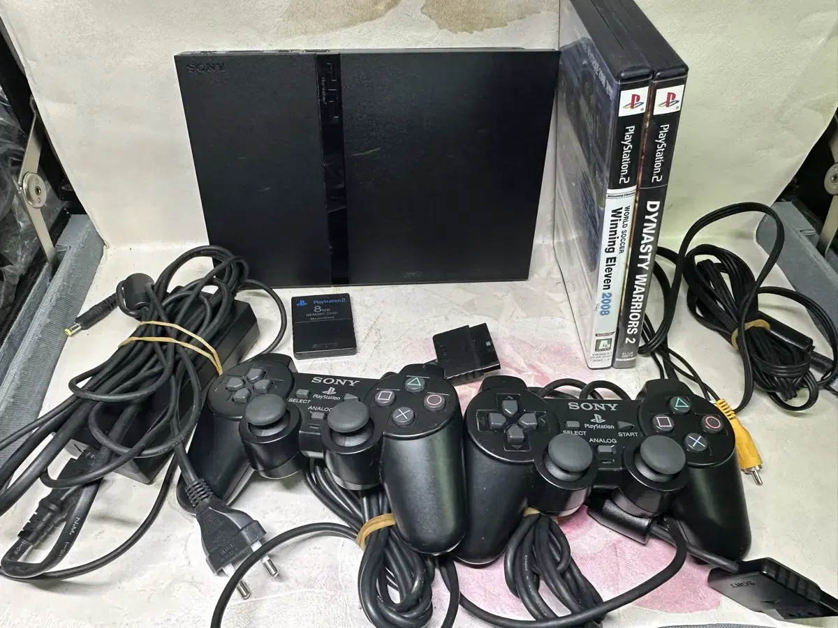 ps2 game machine 70,000 controller2,memory,game cd,ps2