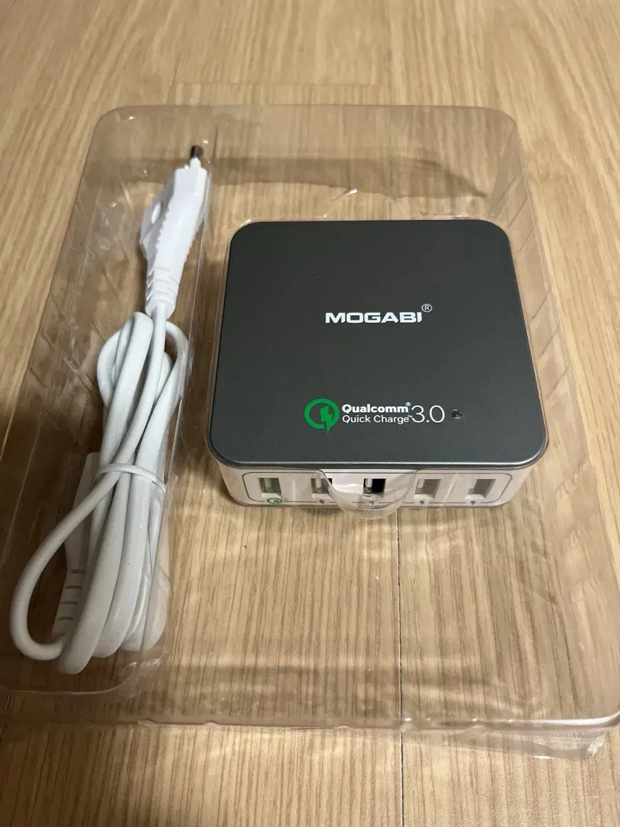 Mogabi Multi Charger