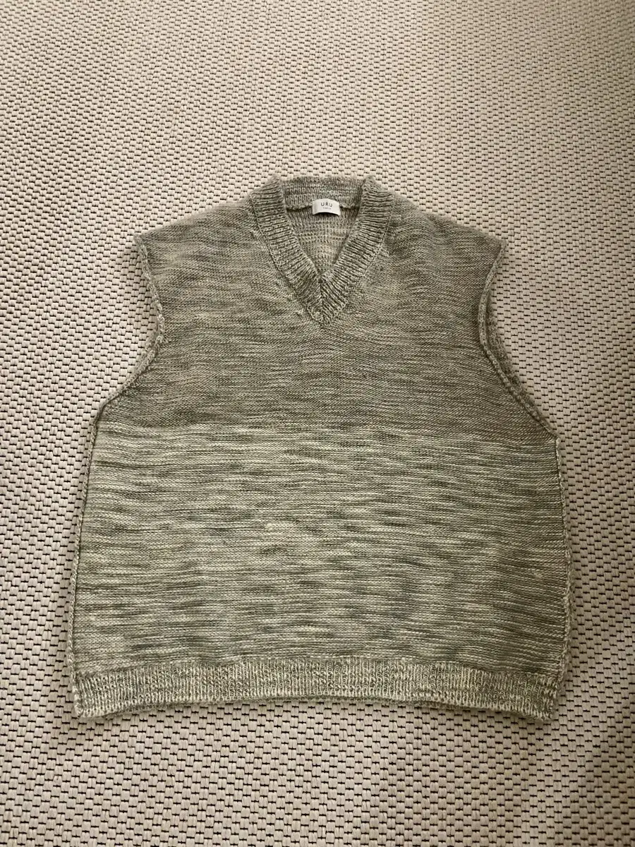 [2] Uru tokyo knit vest