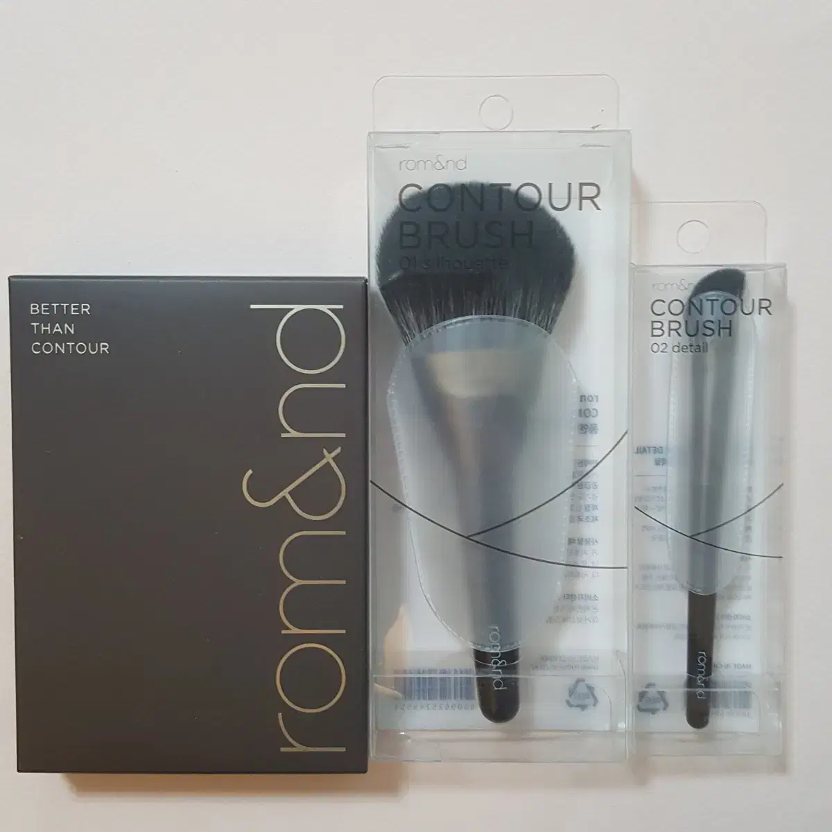 Rom & Better Dan Contour 02. Graycool Contour Brush Set