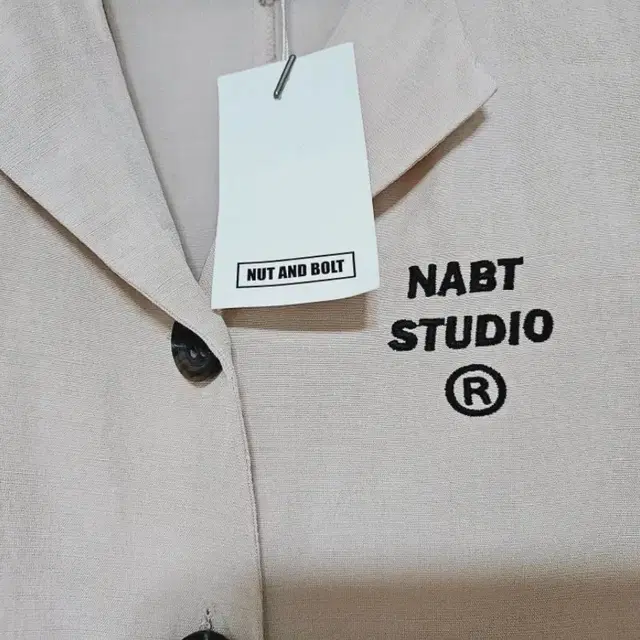 새상품) NABT STUDIO(너트앤볼트) 린넨 플리츠 원피스 판매합니다