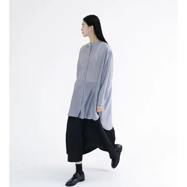 유노이아  Tencel Long Blouse