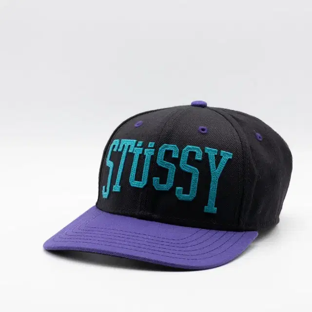 STUSSY TWO TONE BLACK /PURPLE HAT