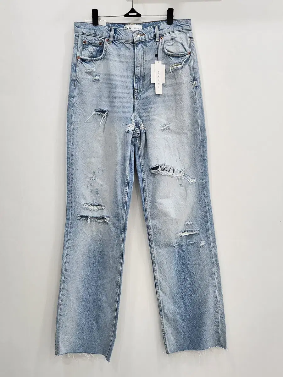 [30]New Zara Destroyed Denim Pants/Jeans