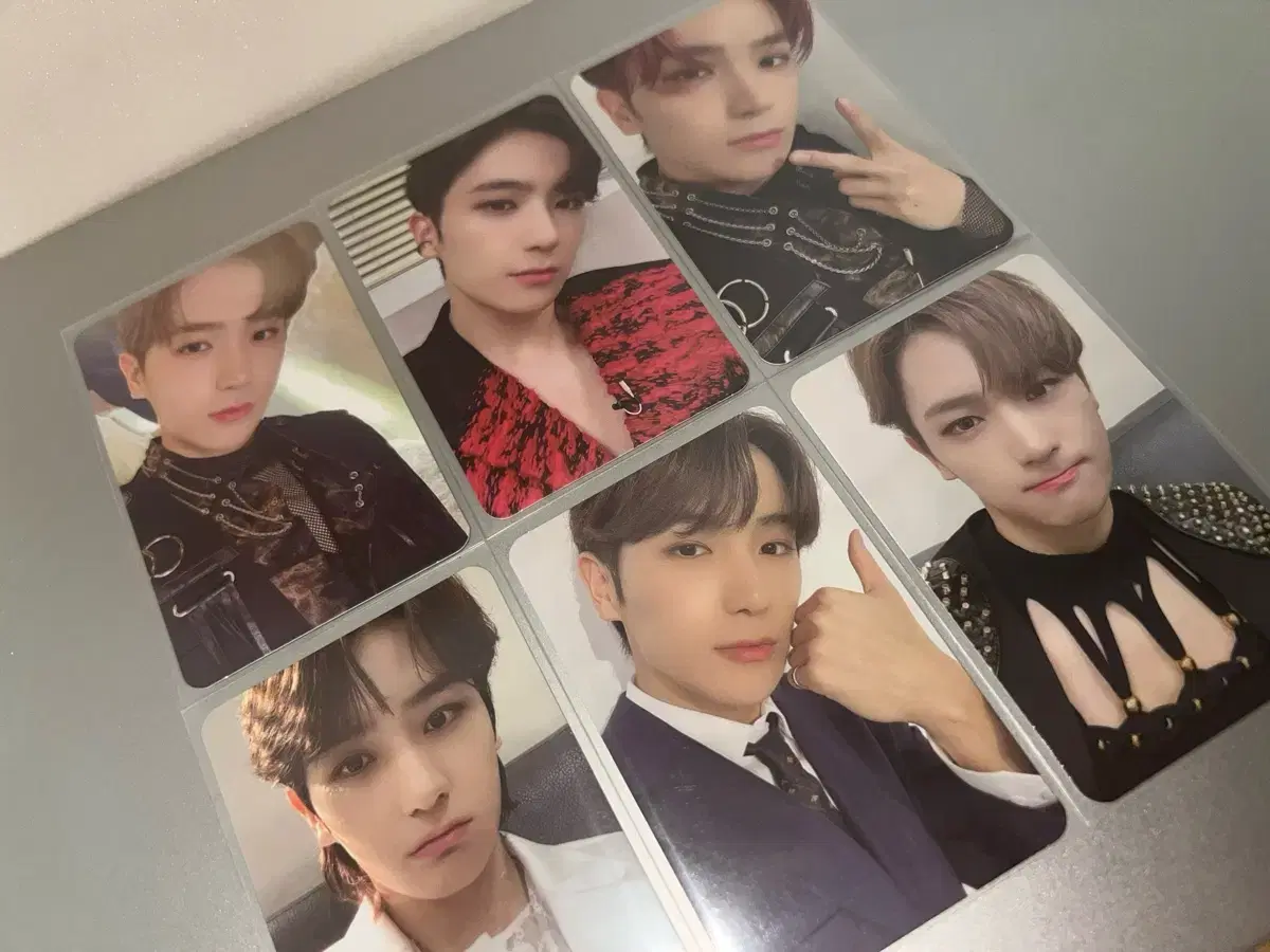 The Boyz hyunjae Kingdom photocard will be transferring bulk wts.