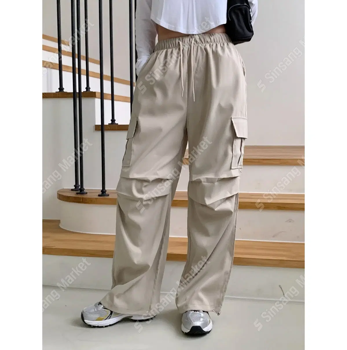 [Wide-leg pants with knee creases] 7803. Beige