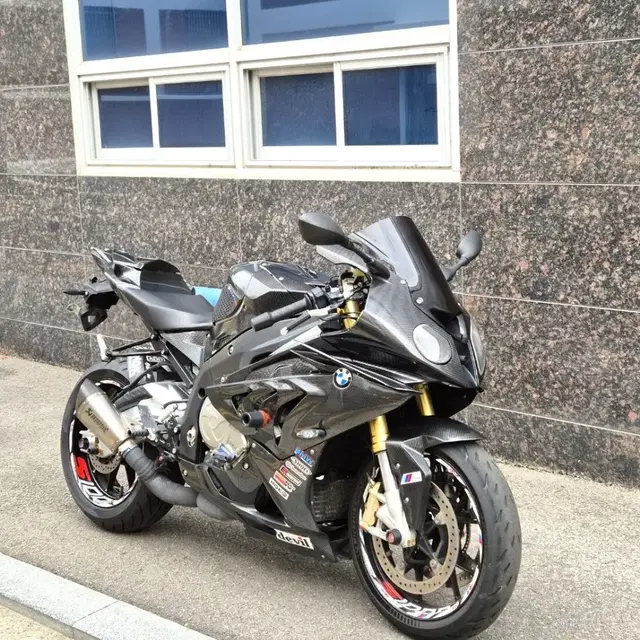 2011년식 BMW S1000RR 카본 판매합니다.