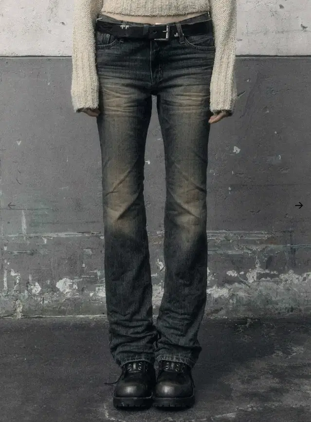 보헤미안서울  SAND BLUE EMBO WASHED BOOTCUT