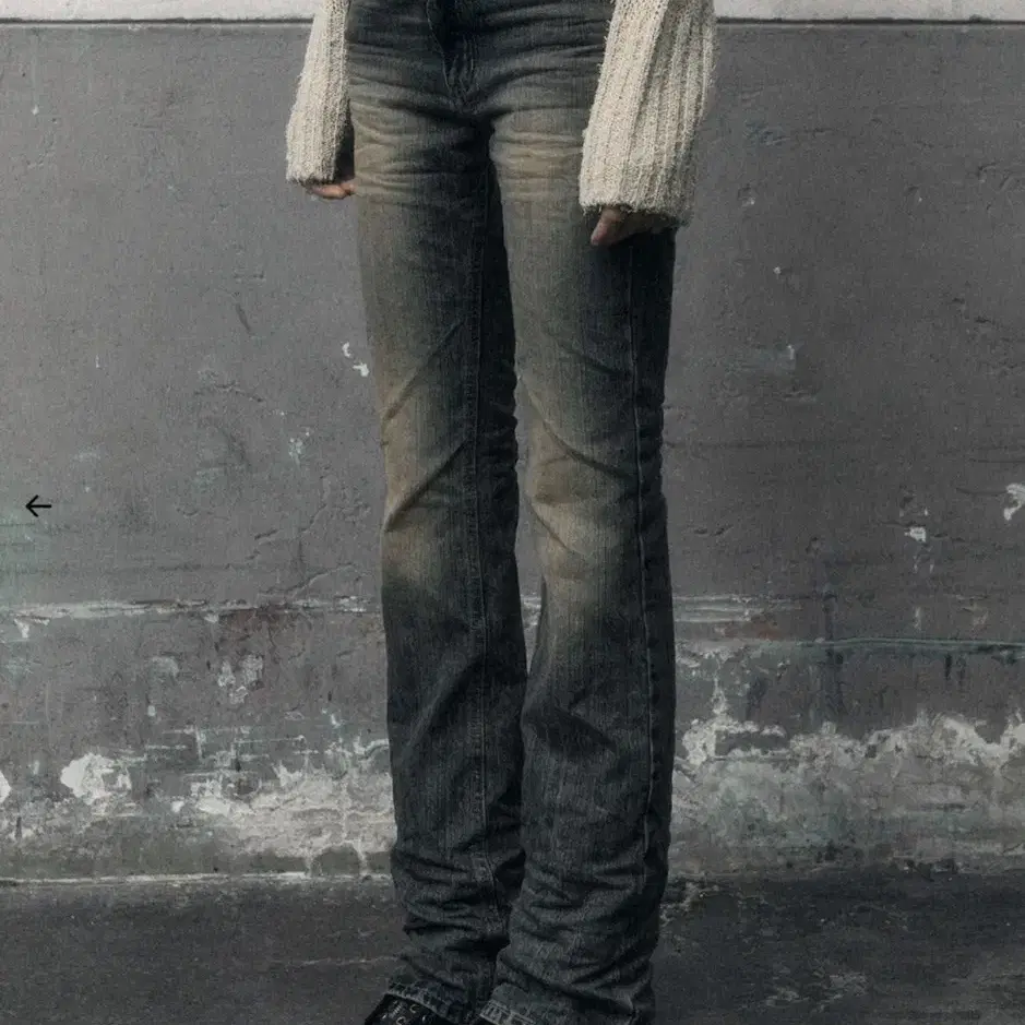 보헤미안서울  SAND BLUE EMBO WASHED BOOTCUT