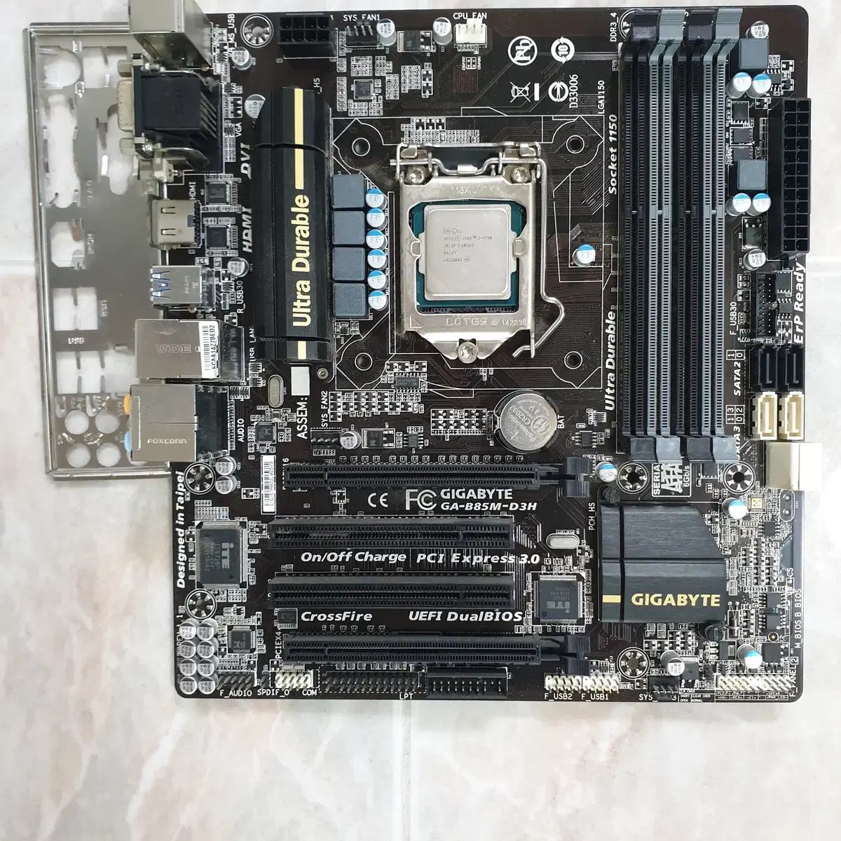 i7 4790 기가바이트B85M-D3H 램32g 11만원