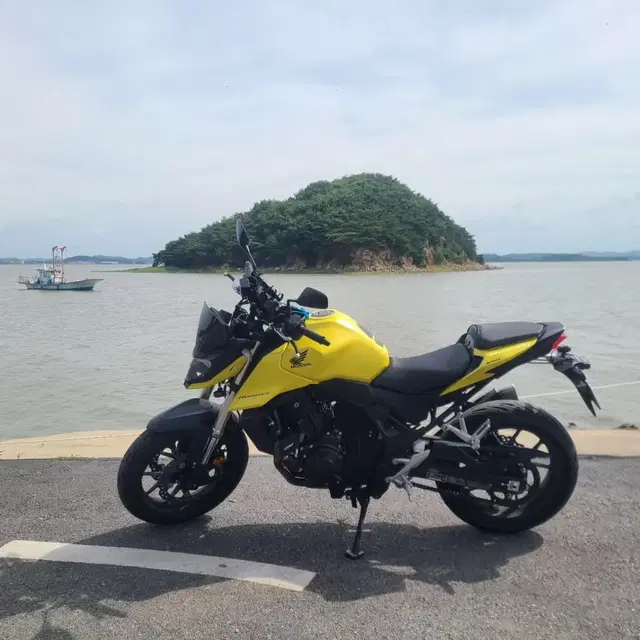 24년식 cb750 호넷 노란색 판매합니다. 옐로우 노랑