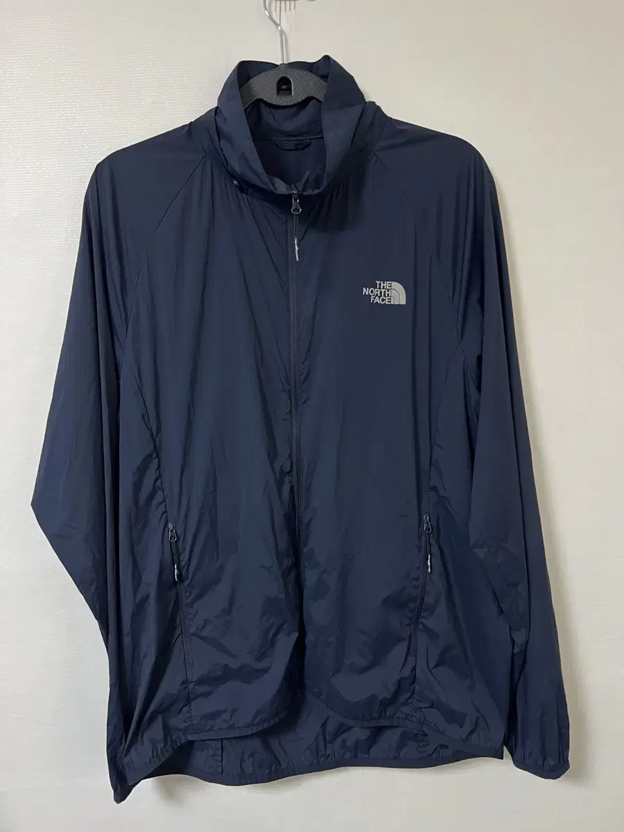 The North Face Windbreaker Lightweight XL 105