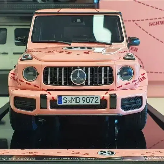 1:18 G63 AMG 핑크피그 에디션