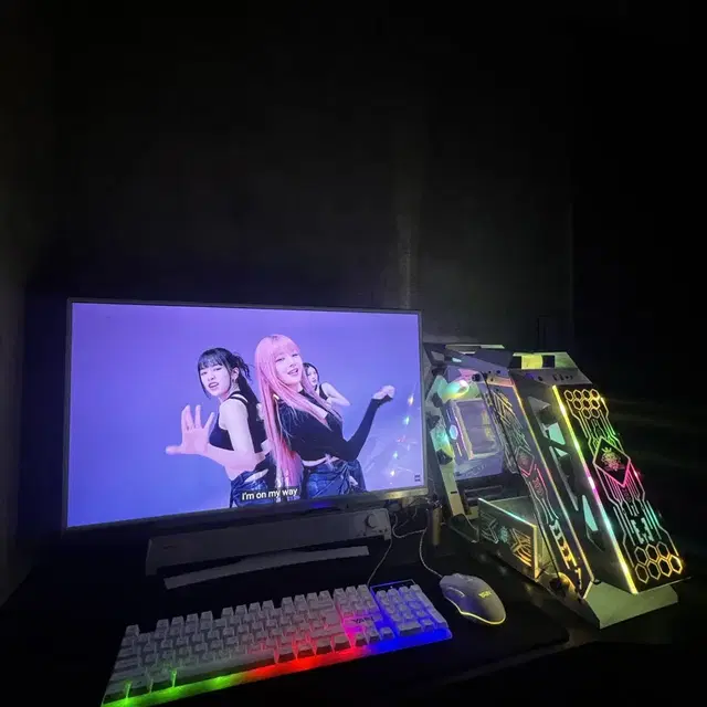 게임용 컴퓨터+모니터144hz 32인치 풀세트 2060