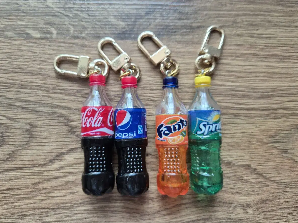 Beverage PET Bottle Cola Cider Fanta Pepsi Keyring