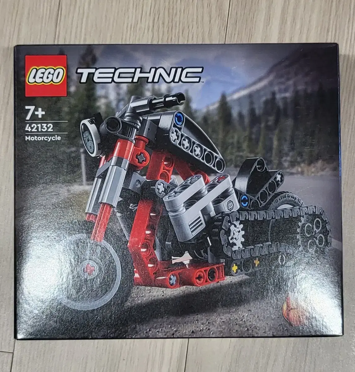 Selling LEGO 42132 Motorcycle.