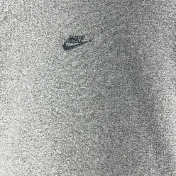 Nike 나이키 프리미엄 에센셜 남성 반팔 티셔츠 100/빈티지홍