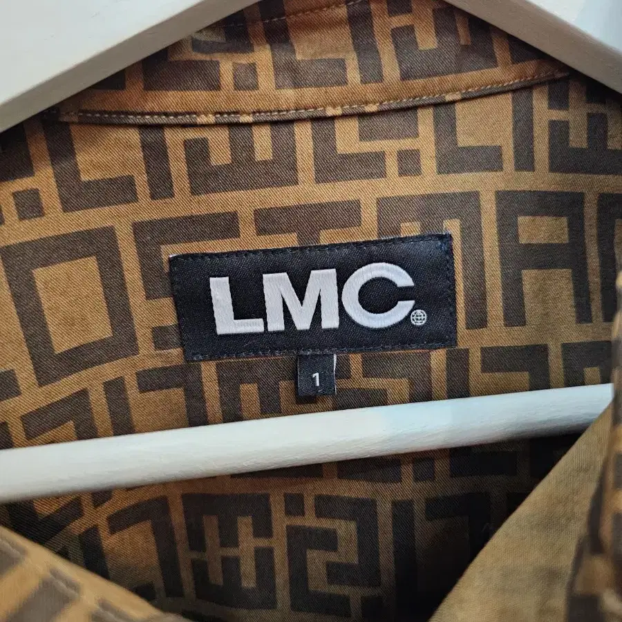 LMC 패턴 셔츠