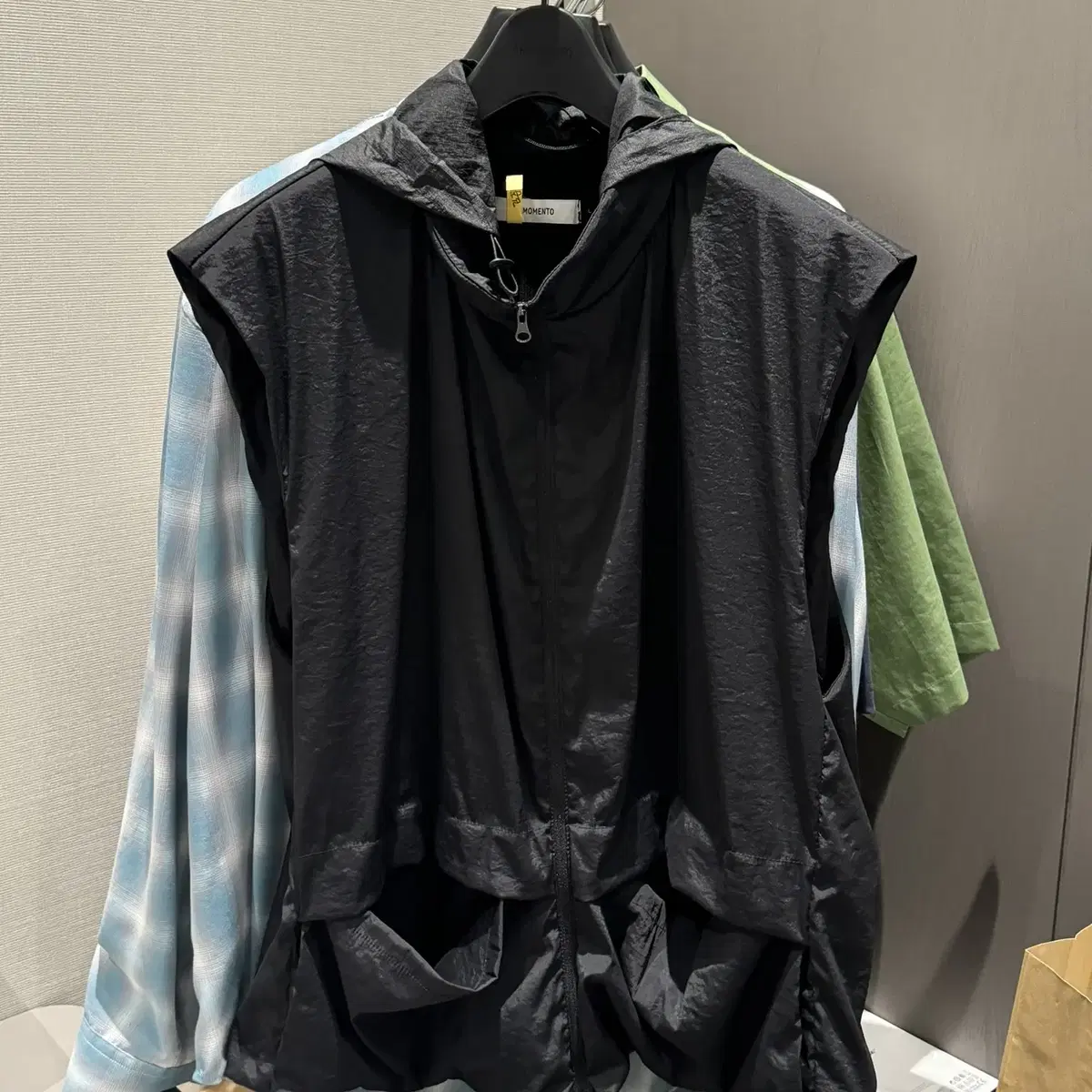 아모멘토 조끼 NYLON VOLUME POCKET VEST 블랙 L