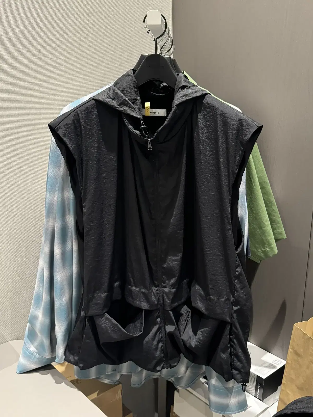 아모멘토 조끼 NYLON VOLUME POCKET VEST 블랙 L