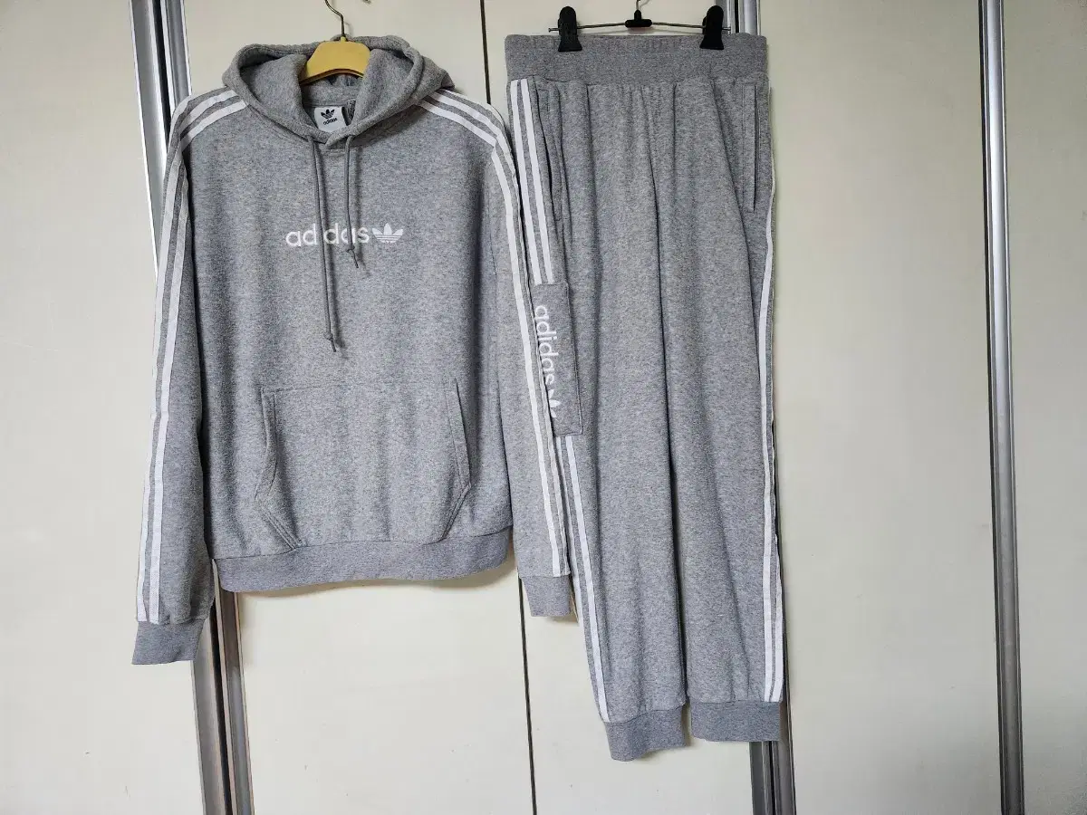 Adidas Hooded Sweatshirt Set/Size XL