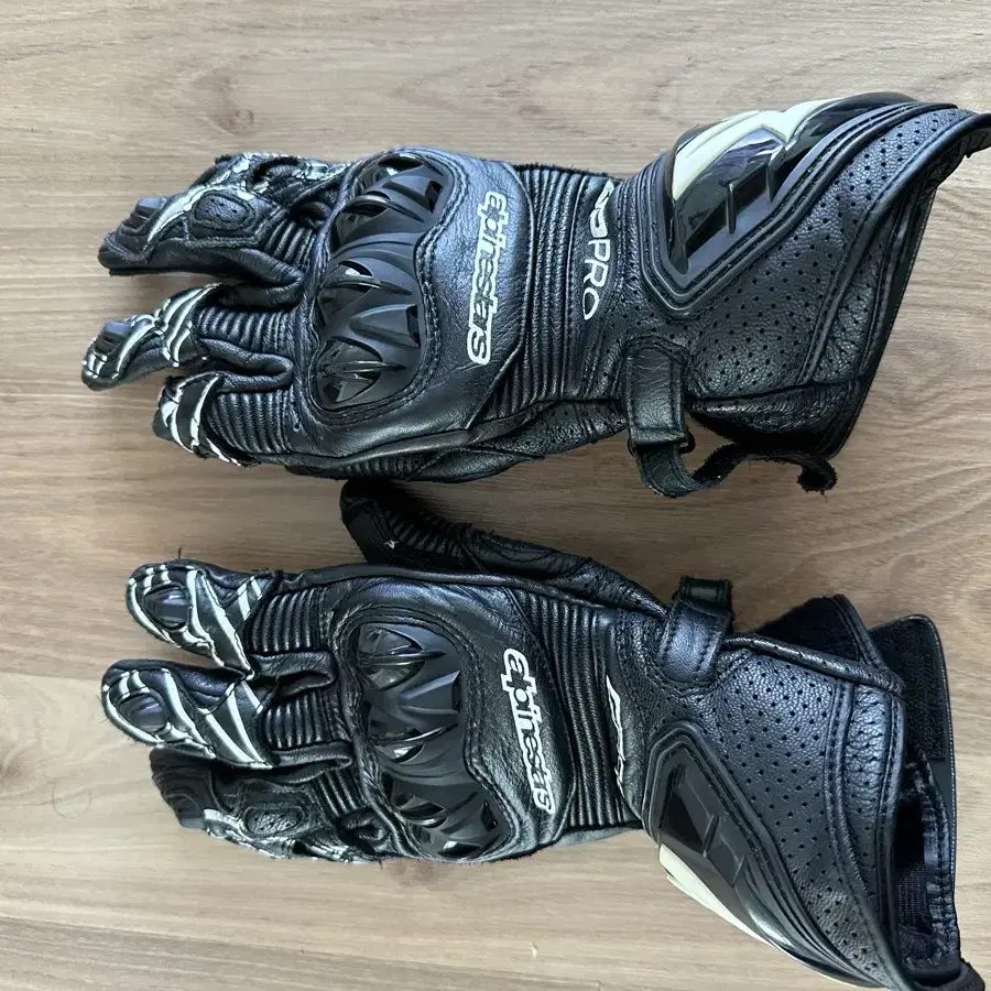 알파인스타 GP PRO R3 GLOVES (BLACK) 오토바이 가죽 레