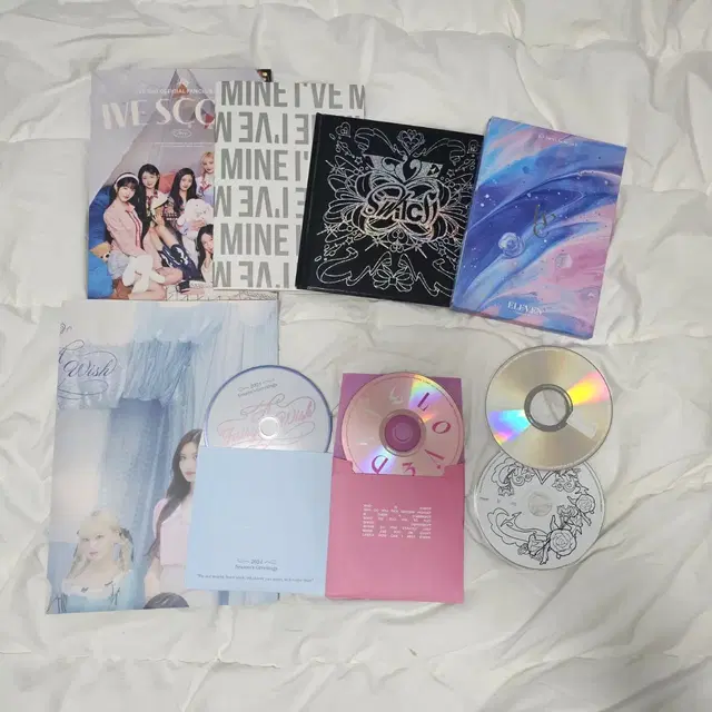 아이브 개봉앨범 CD DVD 포스터 시그 유진 가을 레이 원영 리즈 이서