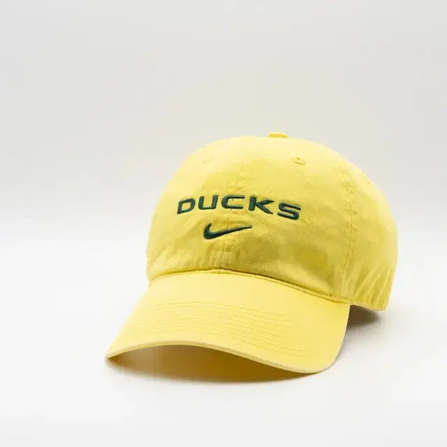 VINTAGE NIKE DUCKS YELLOW HAT