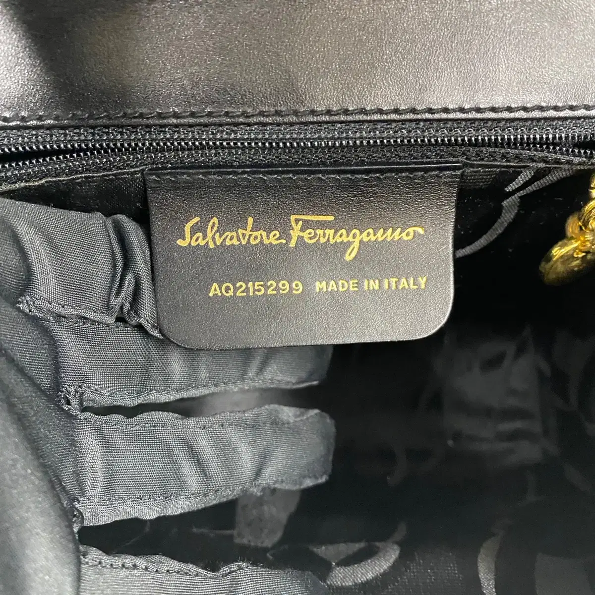 FERRAGAMO / 빈티지 페라가모 블랙 탑 바라보우 숄더백