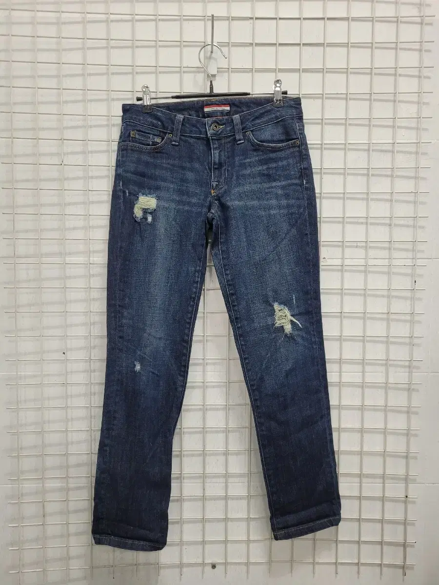 [Tommy Hilfiger Women's Damage Span Denim Pants 28