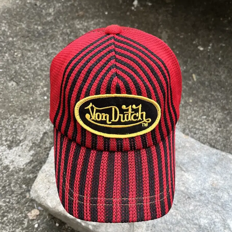 본더치 매쉬 스트라이프 볼캡 Von Dutch