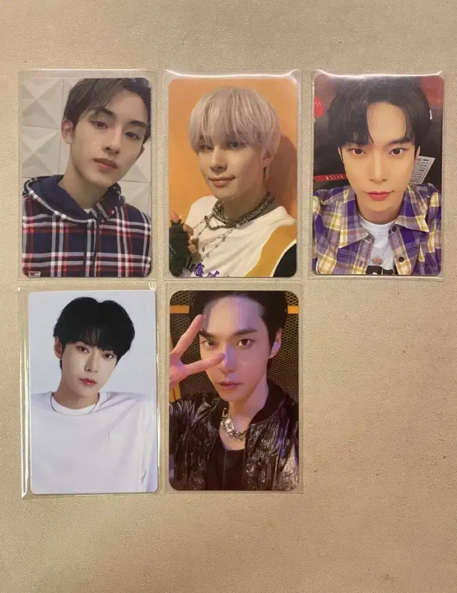 I'm a big fan and sell cheap) doyoung jungwoo winwin nct Poetic wts.